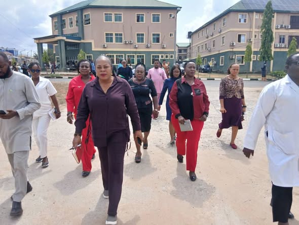 DR. UMEAKUEWULU EMBARKS ON WORKING TOUR, INSPECTS KEY HOSPITAL FACILITIES